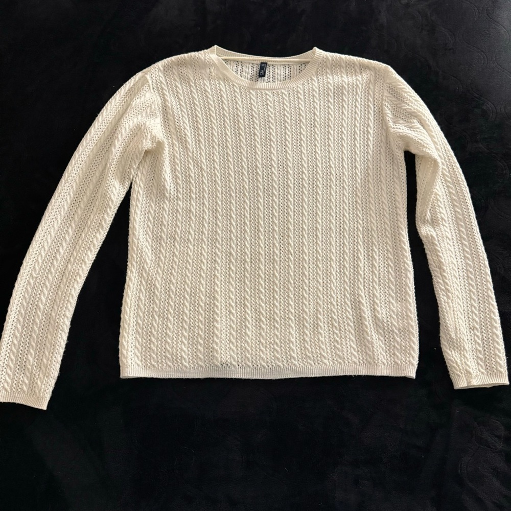 White Cable Knit Lightweight Sweater Size Small